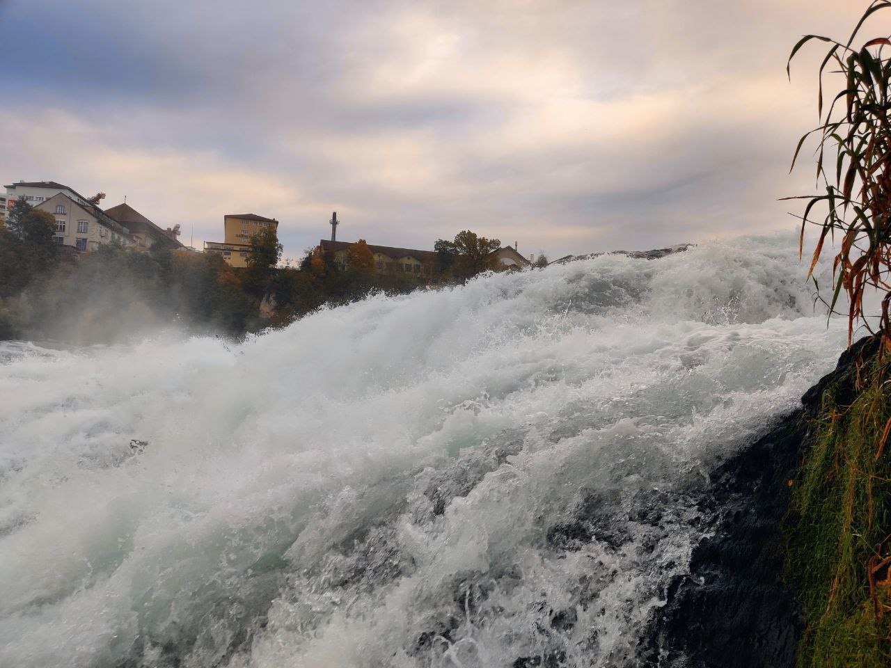 Шум водопада